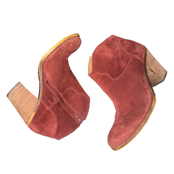 Lucky Brand Eller Burgundy Suede Western Stacked Heel Booties Ankle Boots 8.5 - Picture 3 of 10